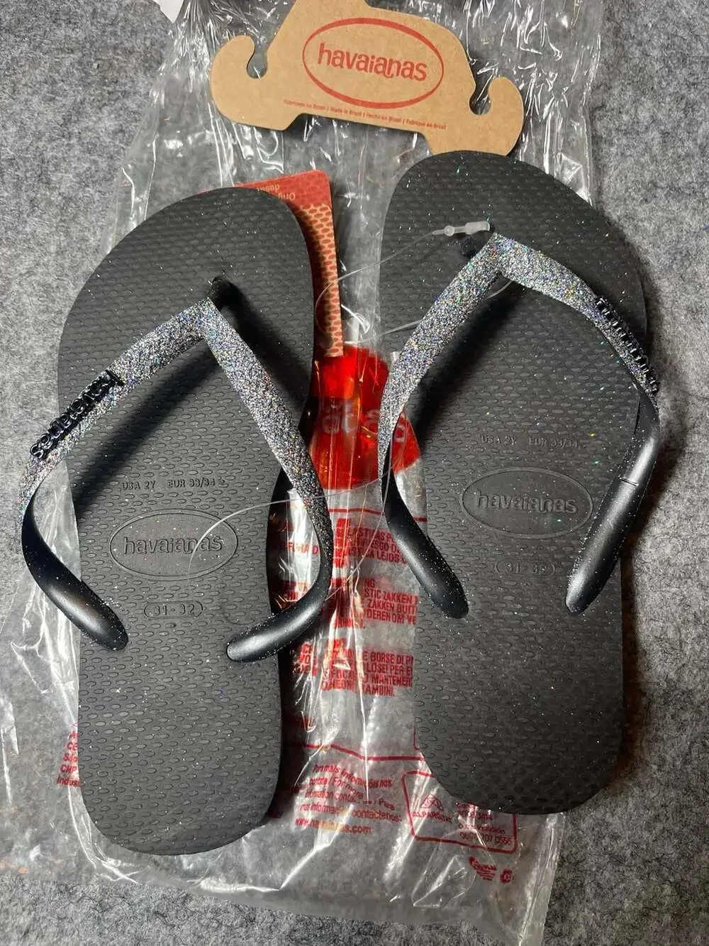 Havaianas Kids Slim Glitter Flip Flops in Black/Dark Metallic Grey